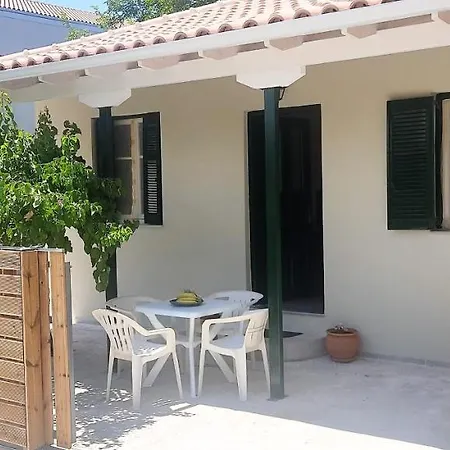 Stavros House At Center Of Lefkas City